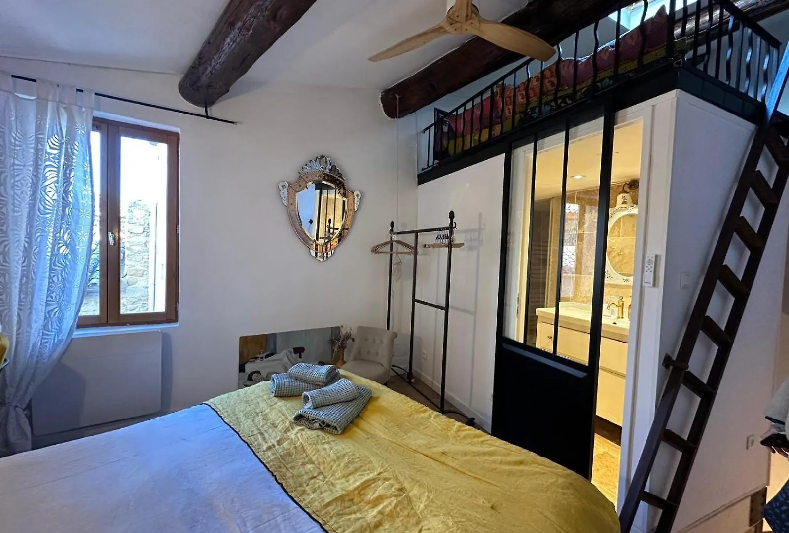 Appartement Duplex Atelier / Coeur De Lourmarin
