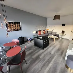 Tichnich - 2 Bedrooms - 1 Min Away From Train Station Annemasse
